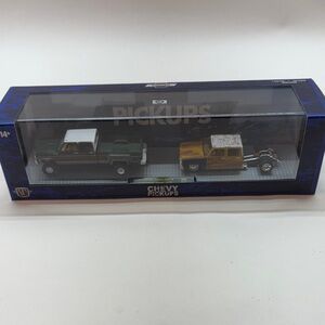 M2 Chevy Pickups Dually set